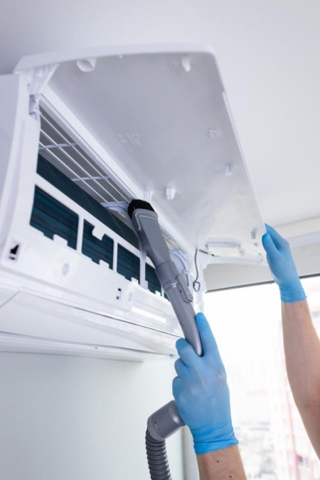 L'entretien VMC, un geste simple pour am&eacute;liorer la qualit&eacute; de l'air int&eacute;rieur